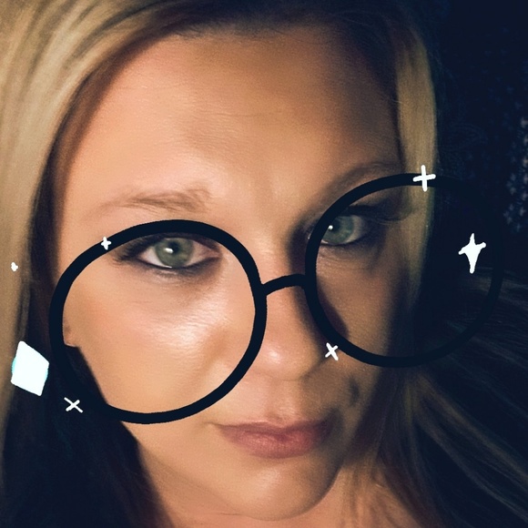 Meet your Posher, Mindy - Picture 7 of 7